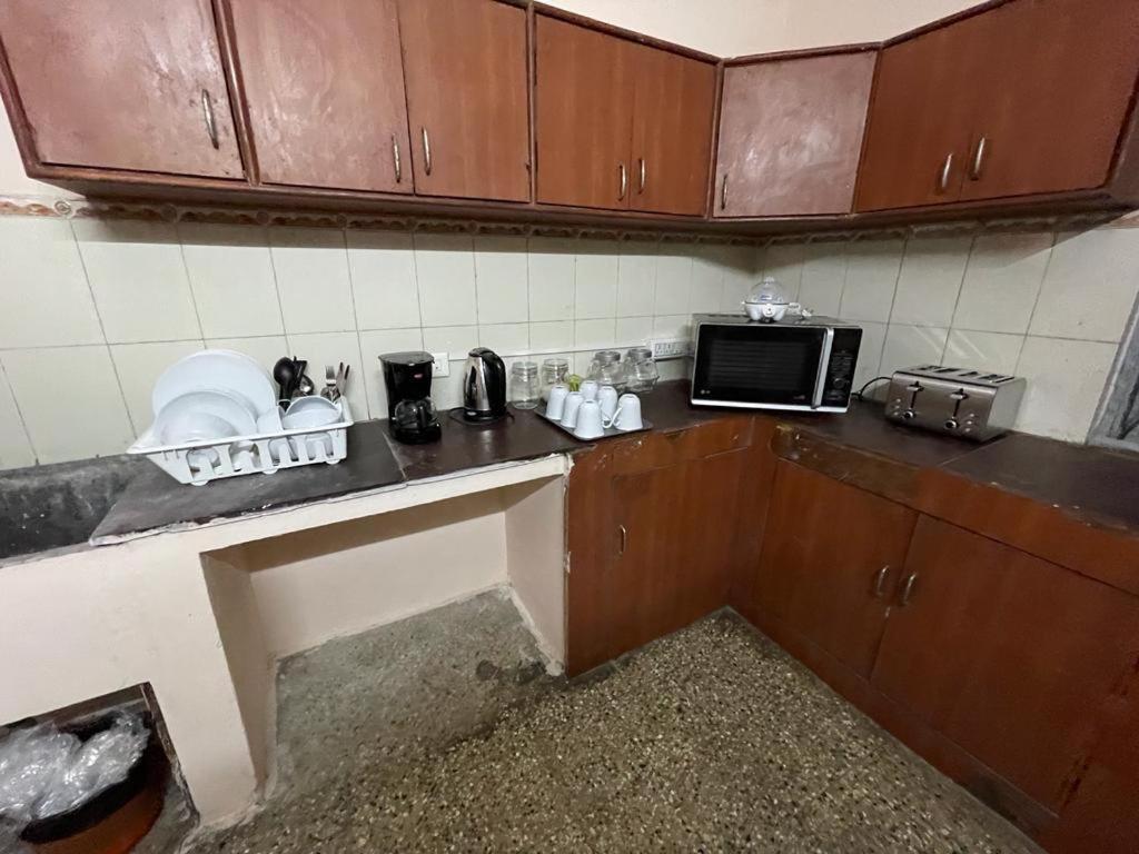 Visitors Lounge By Mmg - 2&3bhk Furnished - Rd 12 Banjara Hills Apartment Hyderabad