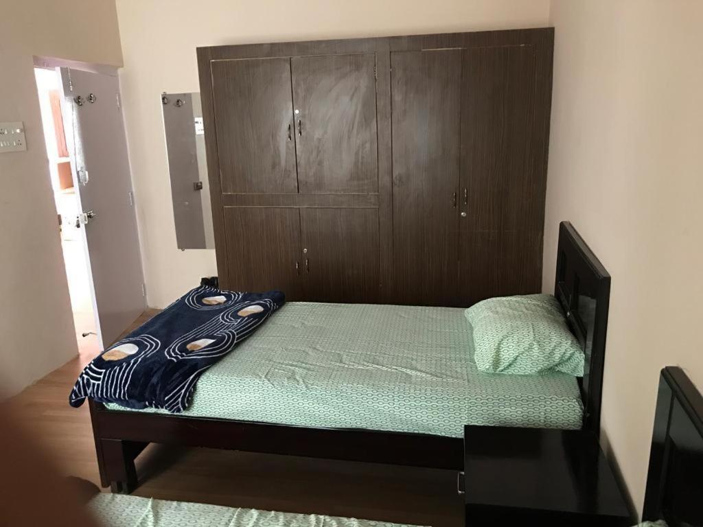 Visitors Lounge By Mmg - 2&3bhk Furnished - Rd 12 Banjara Hills Apartment