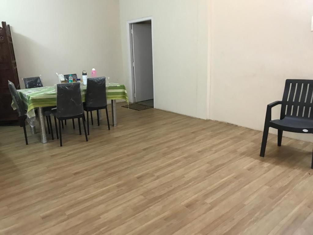 Visitors Lounge By Mmg - 2&3bhk Furnished - Rd 12 Banjara Hills