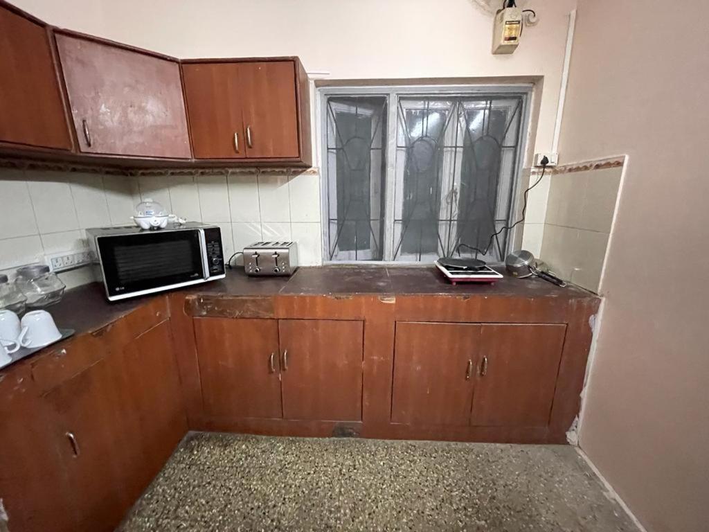 Visitors Lounge By Mmg - 2&3bhk Furnished - Rd 12 Banjara Hills Hyderabad