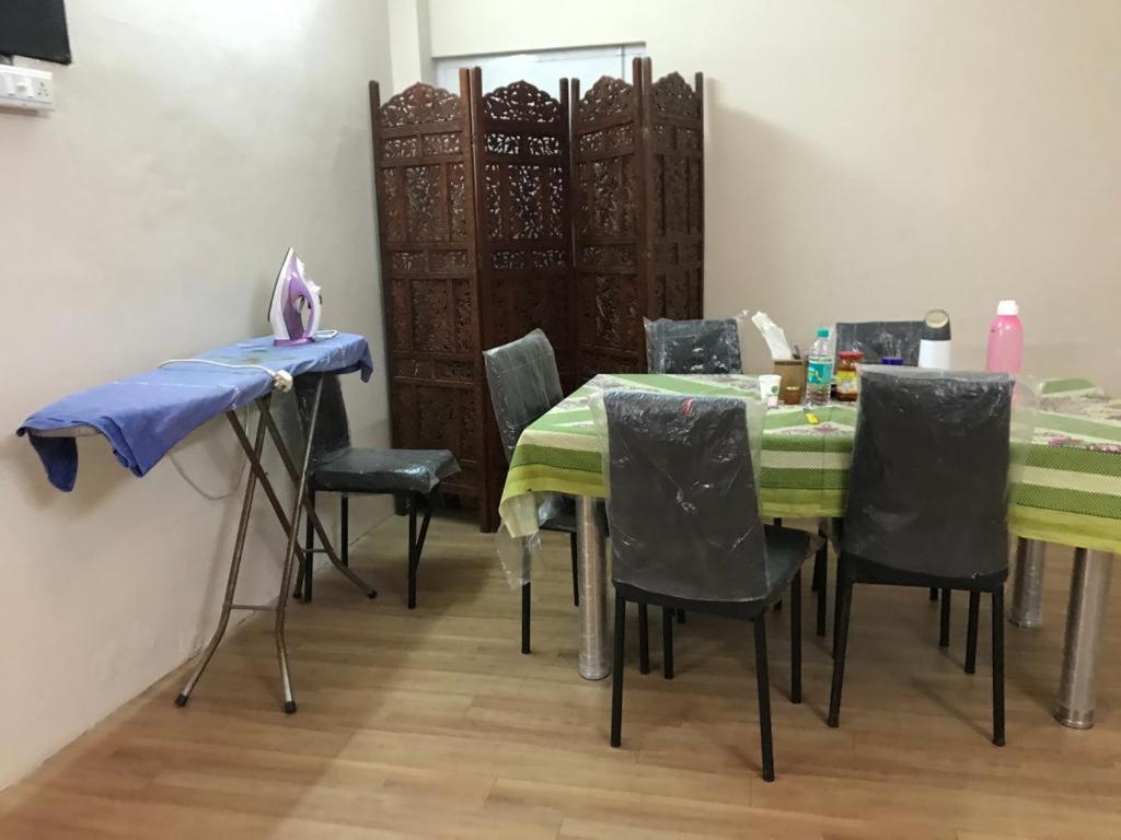 Apartment Visitors Lounge By Mmg - 2&3bhk Furnished - Rd 12 Banjara Hills