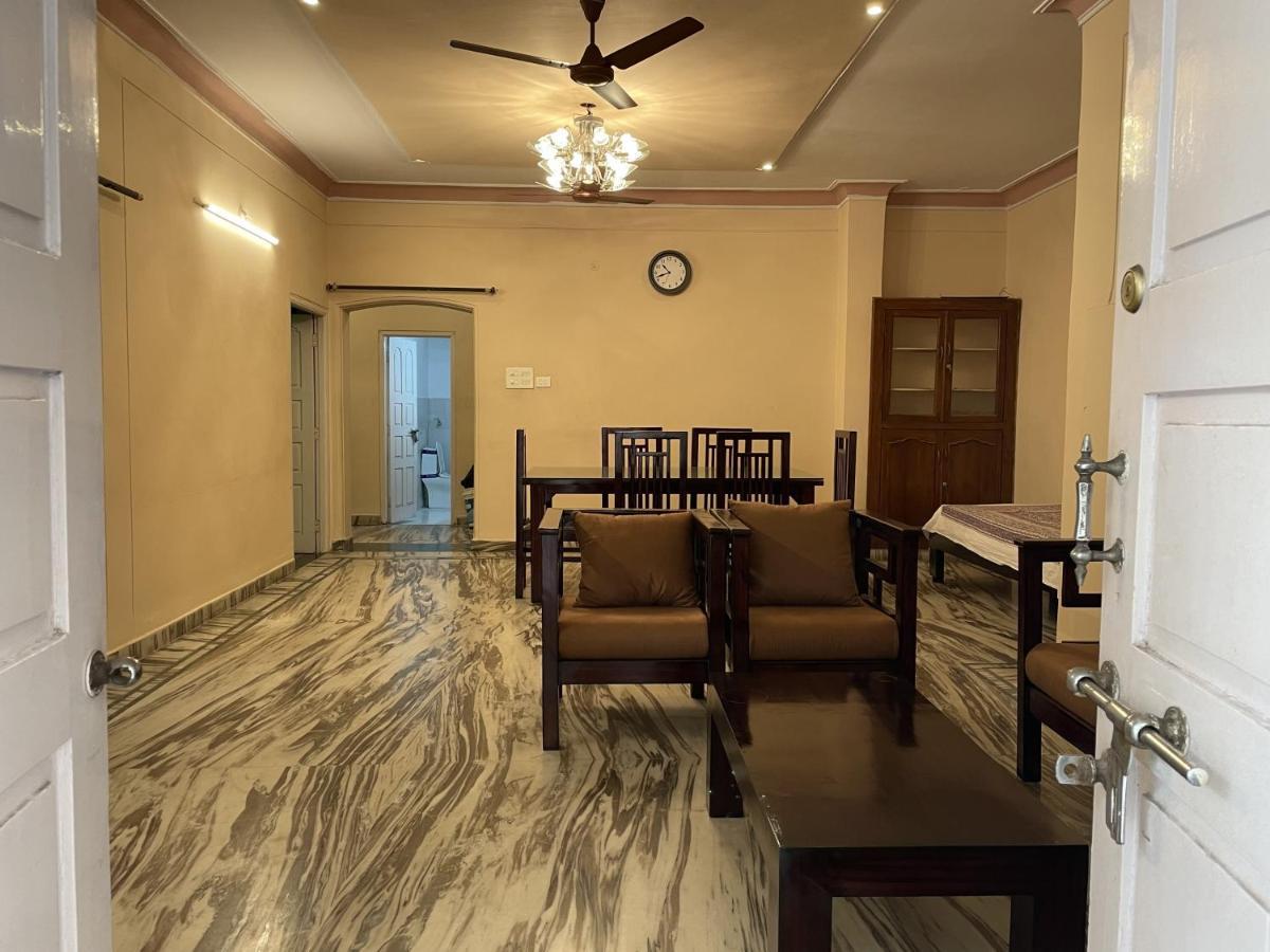 Visitors Lounge By Mmg - 2&3bhk Furnished - Rd 12 Banjara Hills Apartment