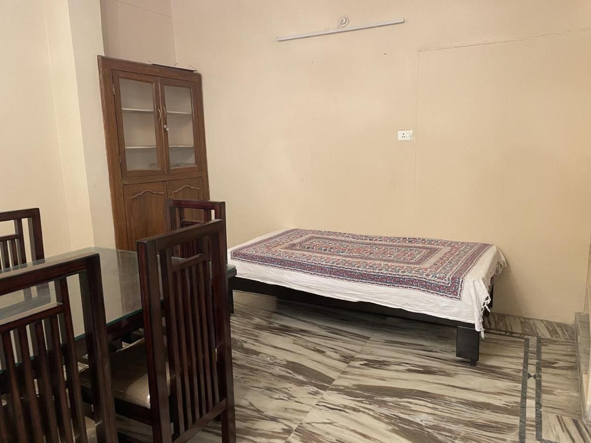 Apartment Visitors Lounge By Mmg - 2&3bhk Furnished - Rd 12 Banjara Hills *