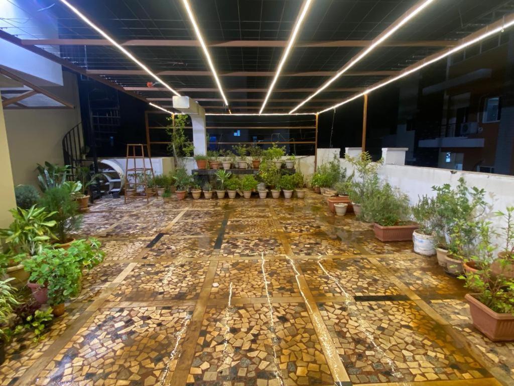 Apartment Visitors Lounge By Mmg - 2&3bhk Furnished - Rd 12 Banjara Hills Hyderabad