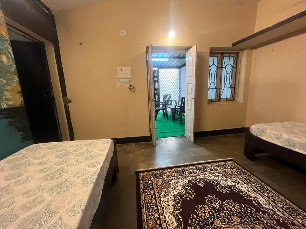 Visitors Lounge By Mmg - 2&3bhk Furnished - Rd 12 Banjara Hills Apartment