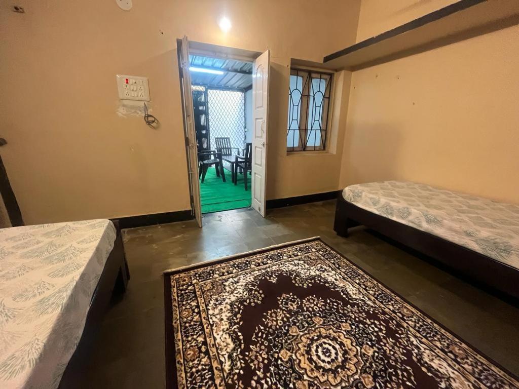 Visitors Lounge By Mmg - 2&3bhk Furnished - Rd 12 Banjara Hills Apartment