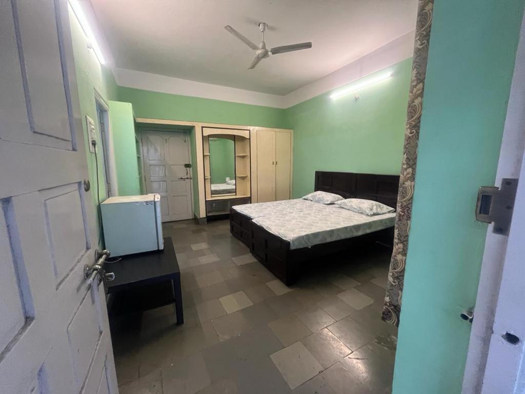 Apartment Visitors Lounge By Mmg - 2&3bhk Furnished - Rd 12 Banjara Hills *