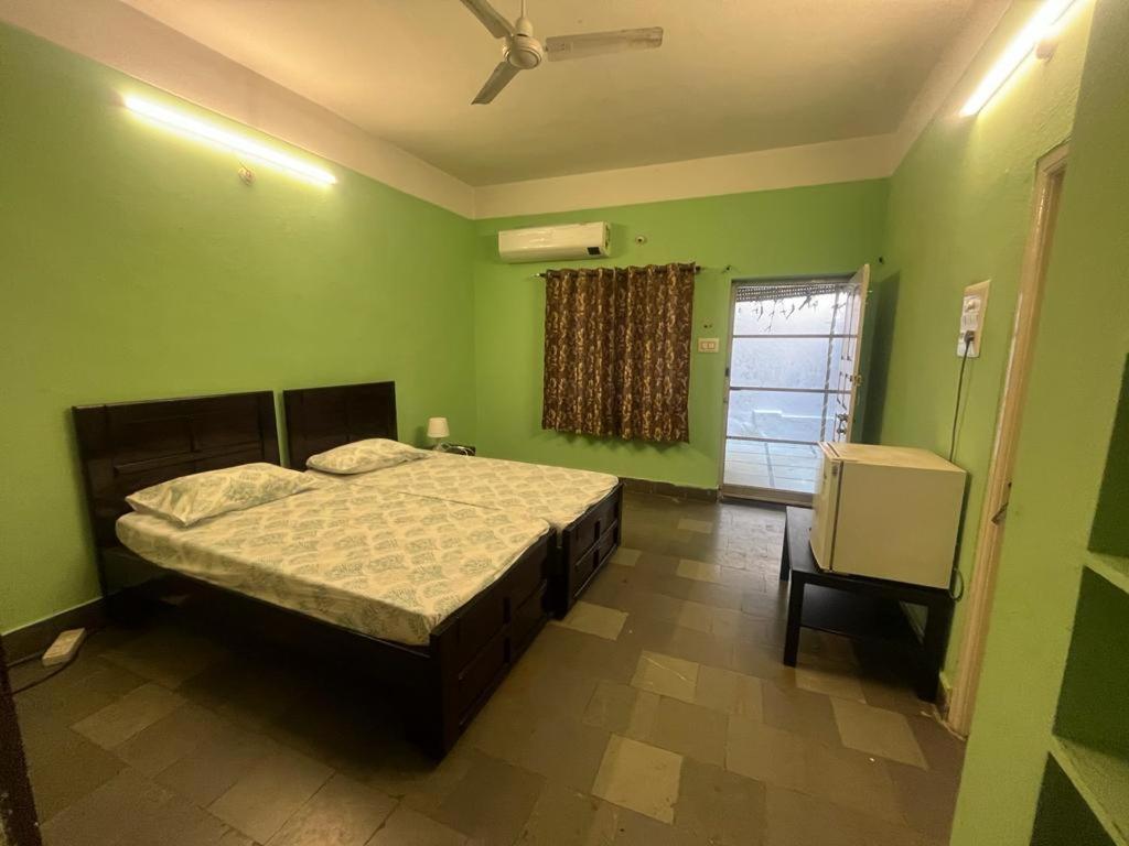 Apartment Visitors Lounge By Mmg - 2&3bhk Furnished - Rd 12 Banjara Hills *